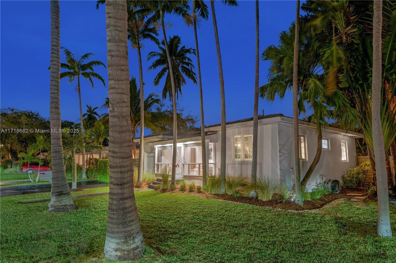 Real estate property located at 921 71st St, Miami-dade, Washington Place, Miami, FL