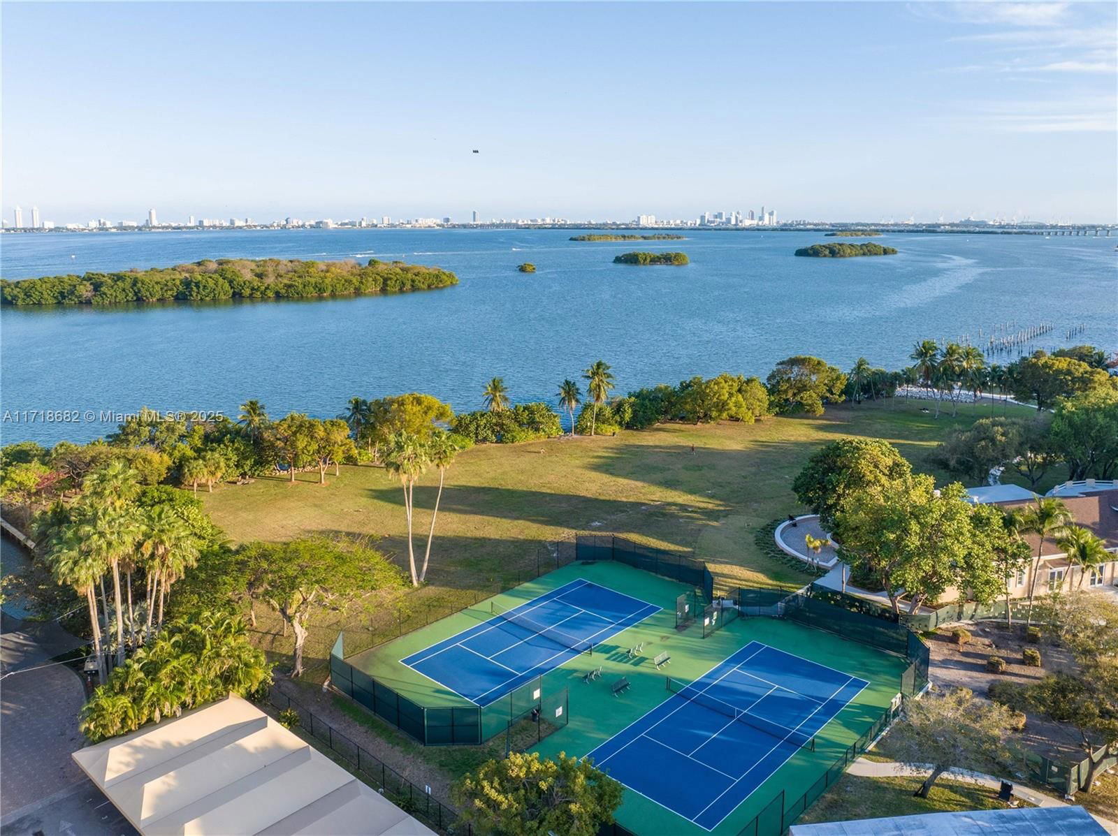 Real estate property located at 921 71st St, Miami-dade, Washington Place, Miami, FL