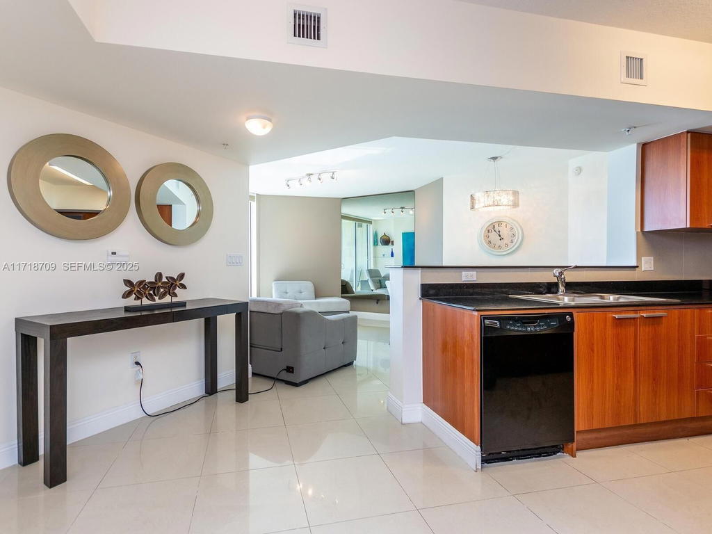 Real estate property located at 16699 Collins Ave #1709, Miami-dade, La Perla Condo, Sunny Isles Beach, FL