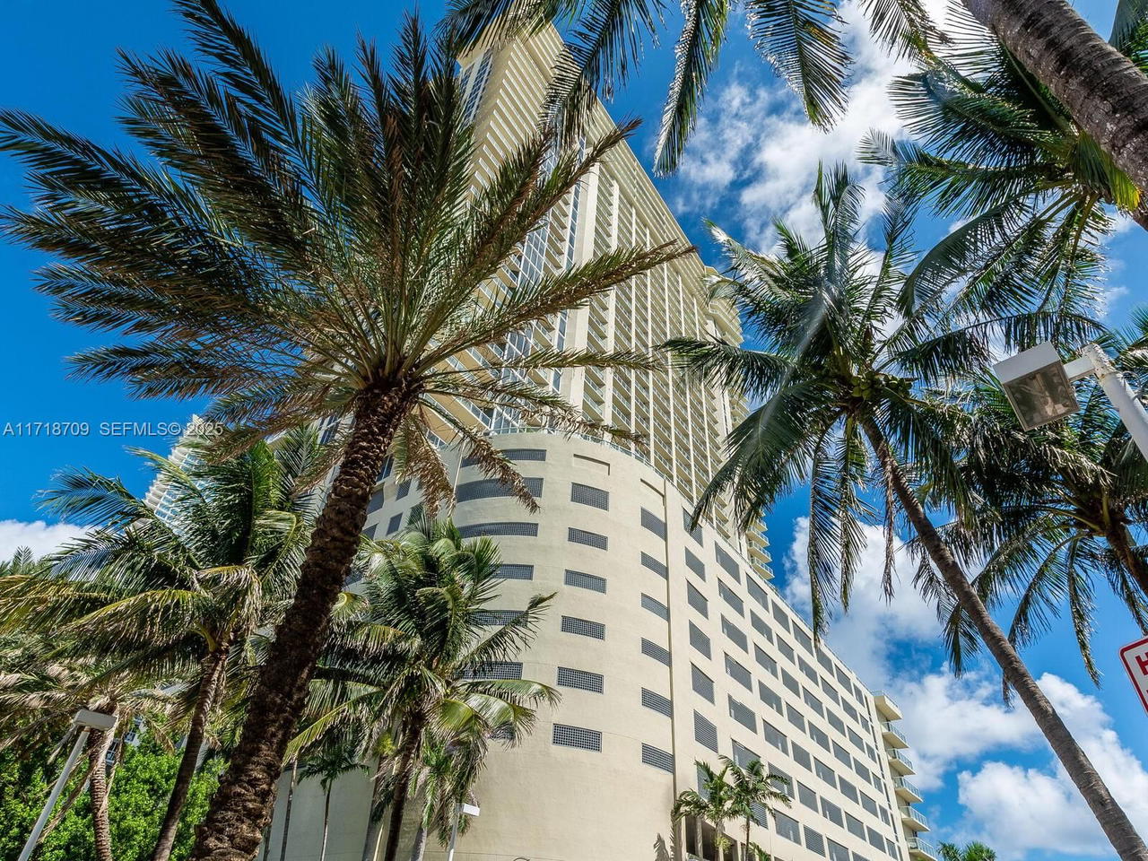 Real estate property located at 16699 Collins Ave #1709, Miami-dade, La Perla Condo, Sunny Isles Beach, FL