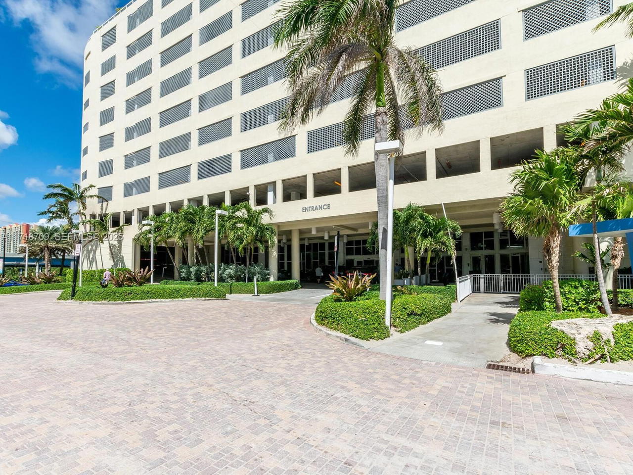 Real estate property located at 16699 Collins Ave #1709, Miami-dade, La Perla Condo, Sunny Isles Beach, FL