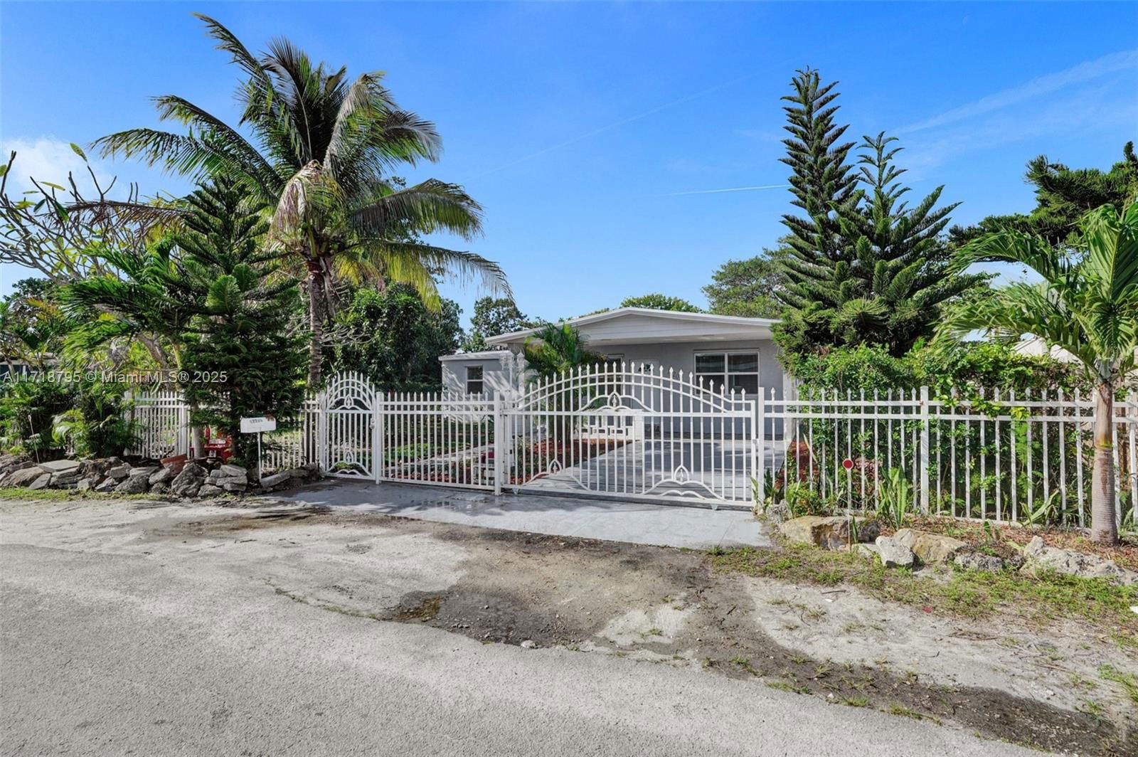 Real estate property located at 12200 18th Pl, Miami-dade, Randall Park, Miami, FL