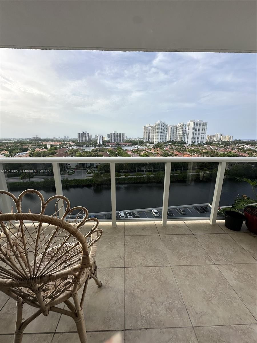 Real estate property located at 3675 Country Club Dr #1201, Miami-dade, Aventura Eldorado Condo, Aventura, FL