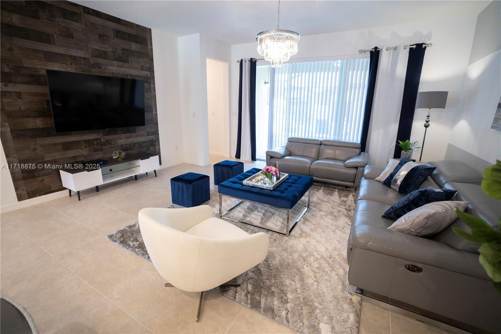 Real estate property located at 2183 COOPER BELL PL #2183, Osceola, Solara Resort Vacation Vil, Kissimmee, FL