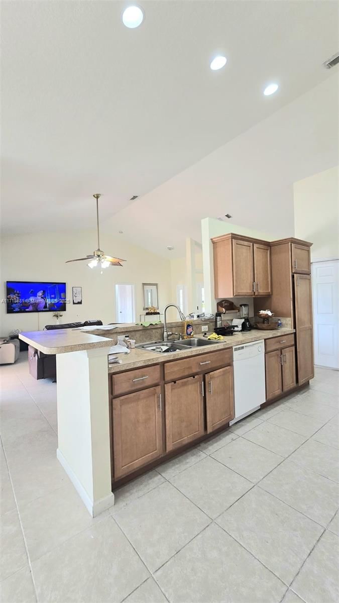 Real estate property located at 423 Byron St, St Lucie, Port St Lucie Section 27, Port St. Lucie, FL
