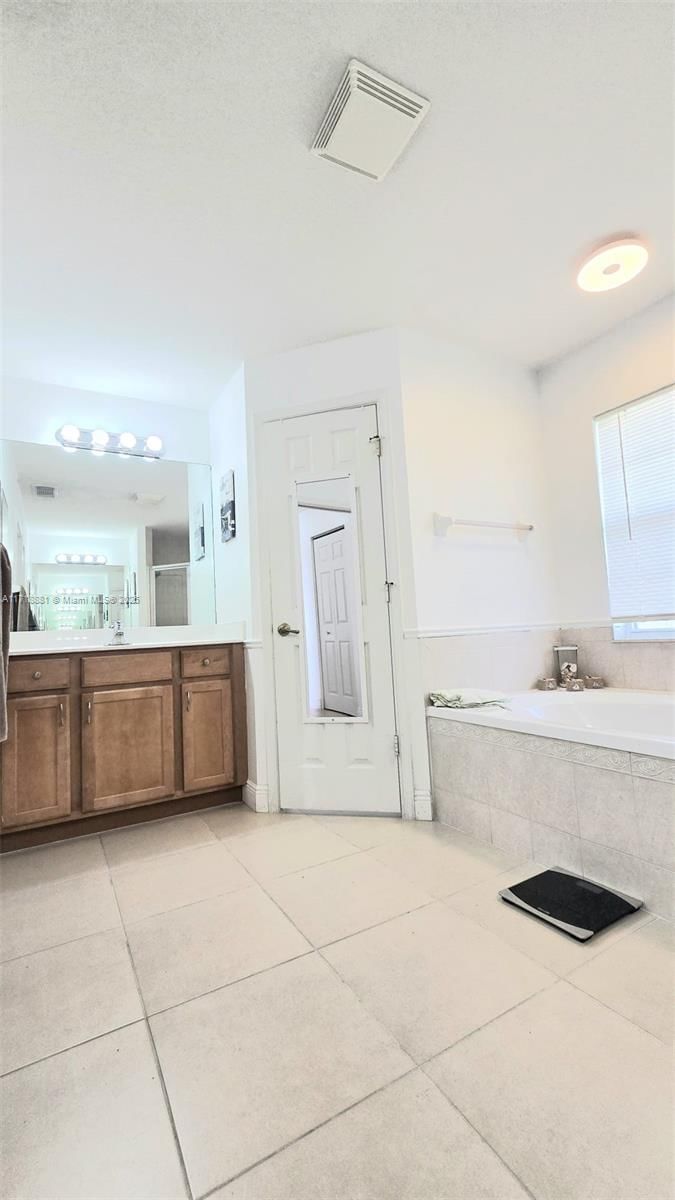 Real estate property located at 423 Byron St, St Lucie, Port St Lucie Section 27, Port St. Lucie, FL