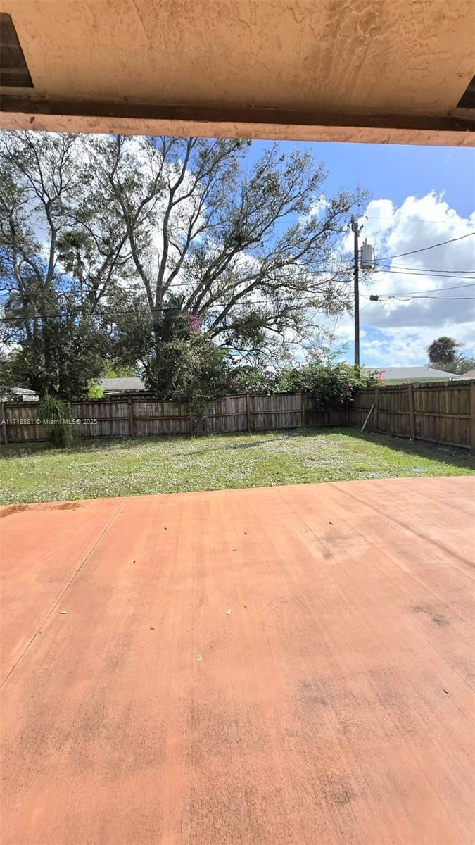 Real estate property located at 423 Byron St, St Lucie, Port St Lucie Section 27, Port St. Lucie, FL