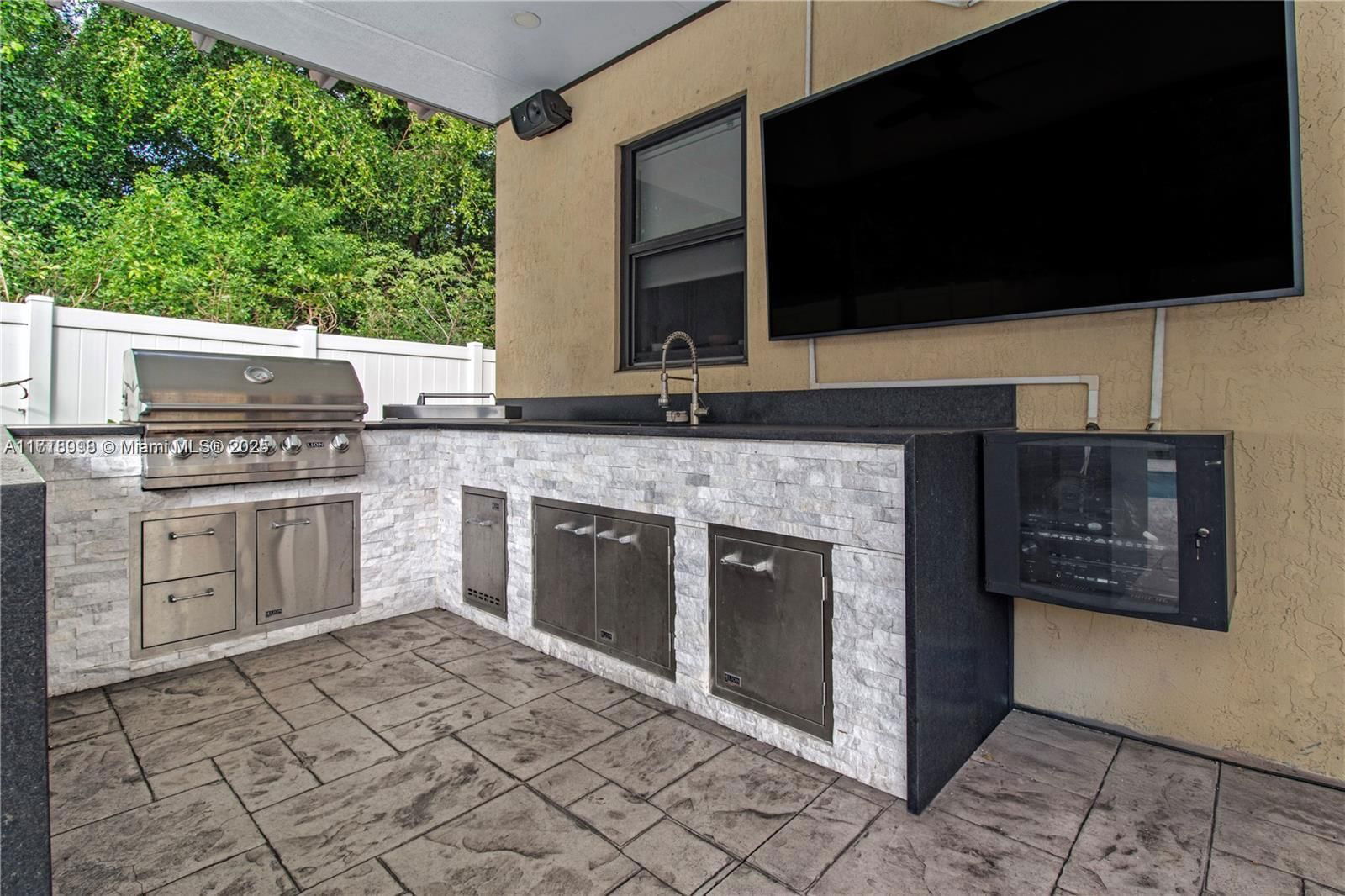 Real estate property located at 8501 33rd Ave, Miami-dade, Bellagio, Hialeah, FL