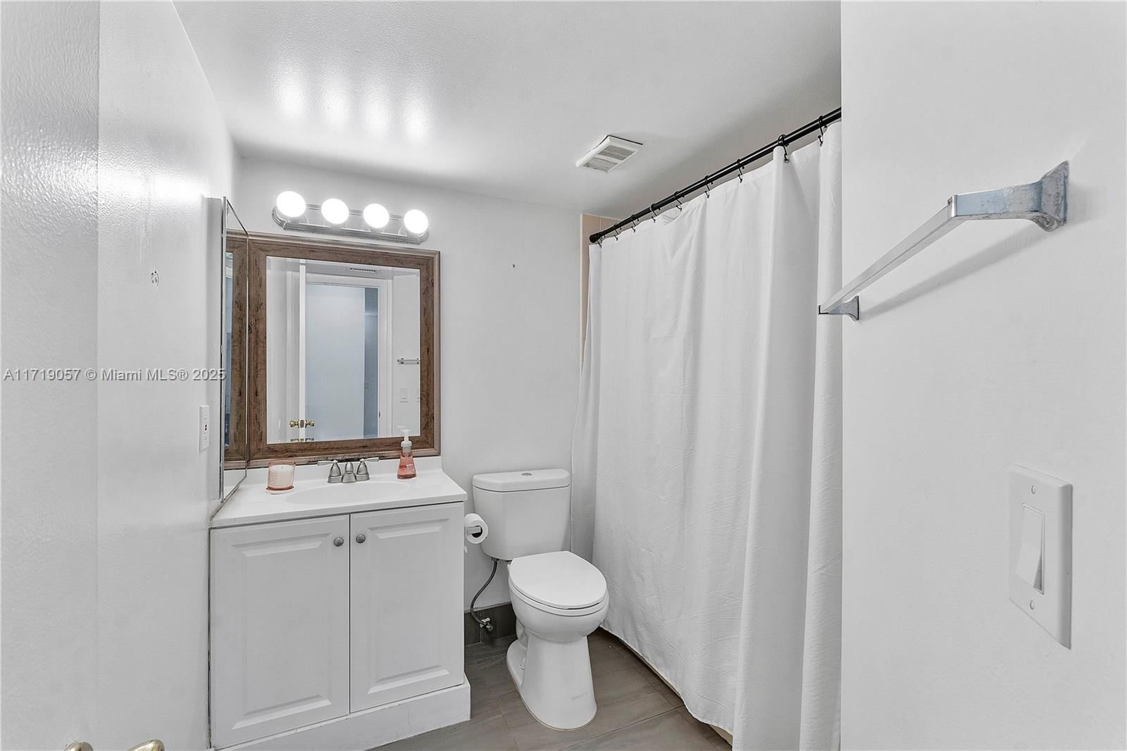 Real estate property located at 8871 Wiles Rd #204, Broward, Edgewater Condo, Coral Springs, FL