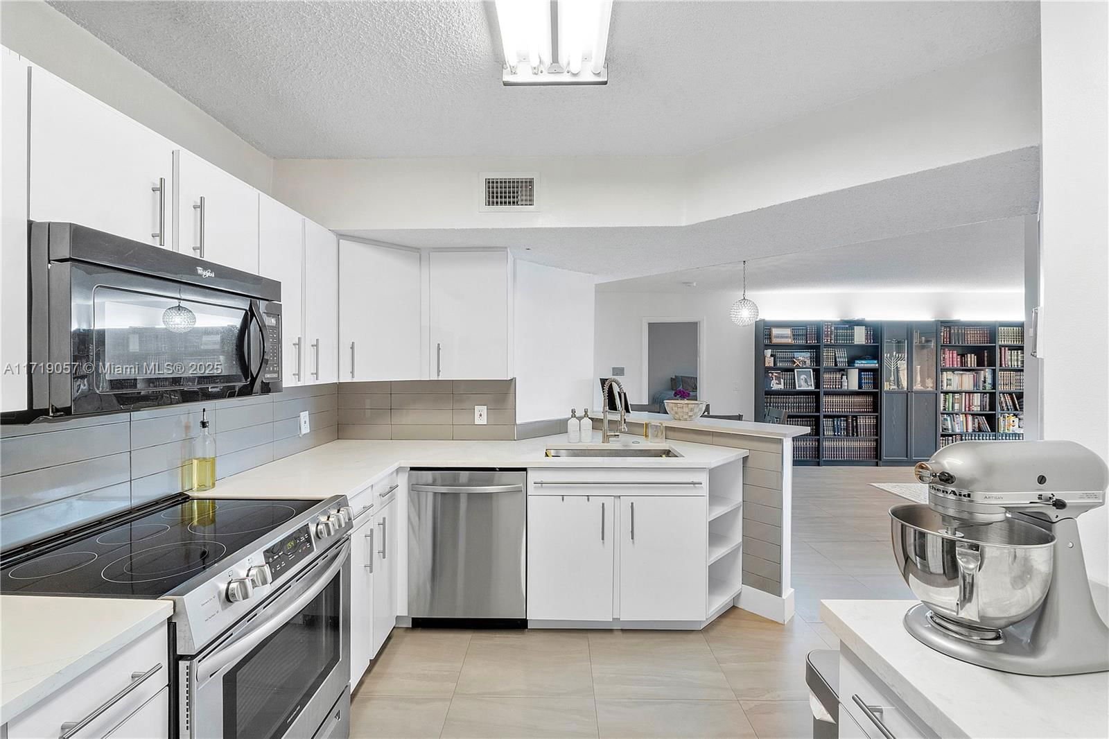 Real estate property located at 8871 Wiles Rd #204, Broward, Edgewater Condo, Coral Springs, FL