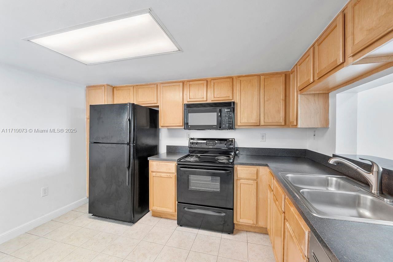 Real estate property located at 735 113th Way #735, Broward, Fairway Greens Condo Home, Pembroke Pines, FL
