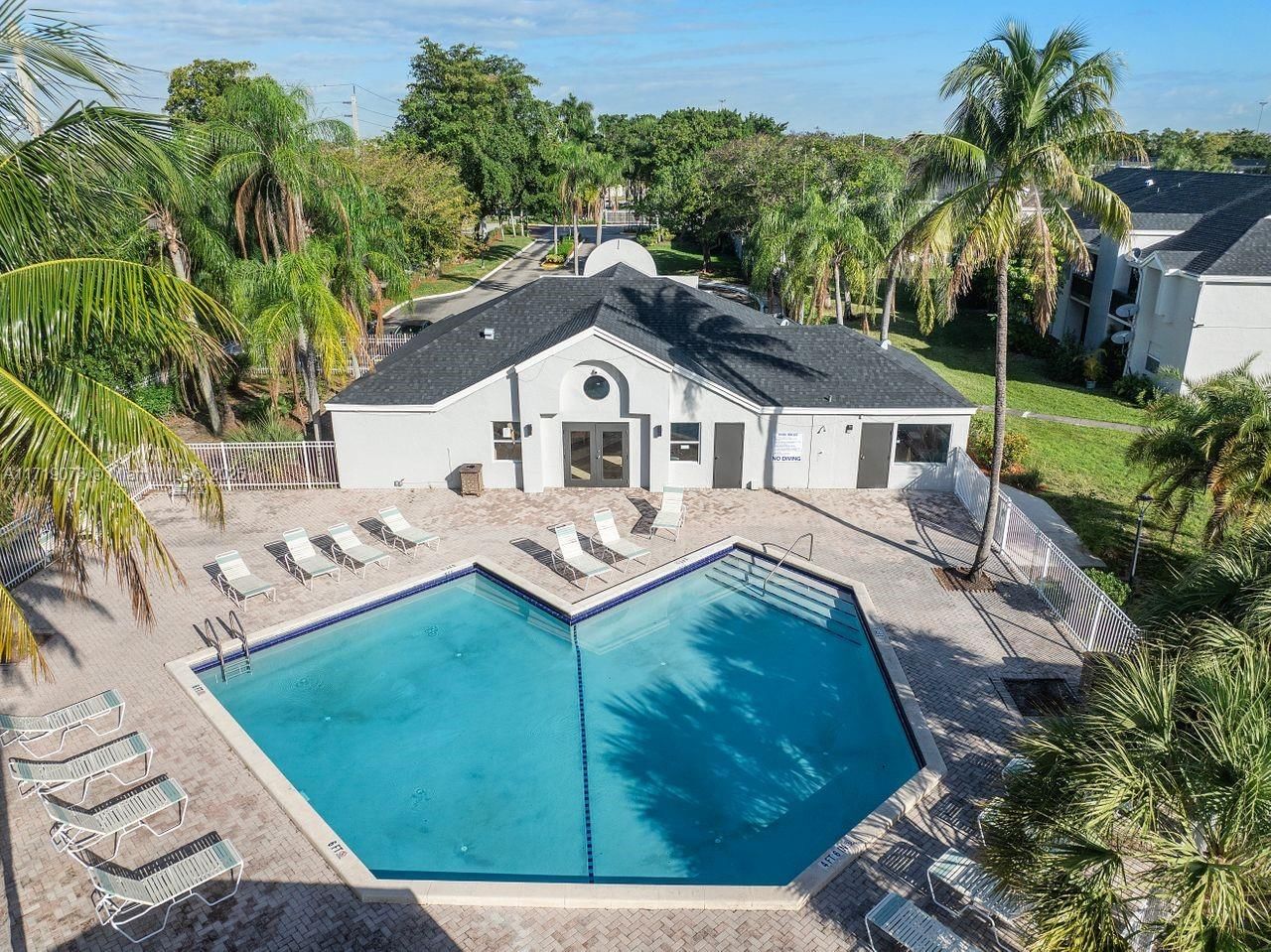 Real estate property located at 735 113th Way #735, Broward, Fairway Greens Condo Home, Pembroke Pines, FL
