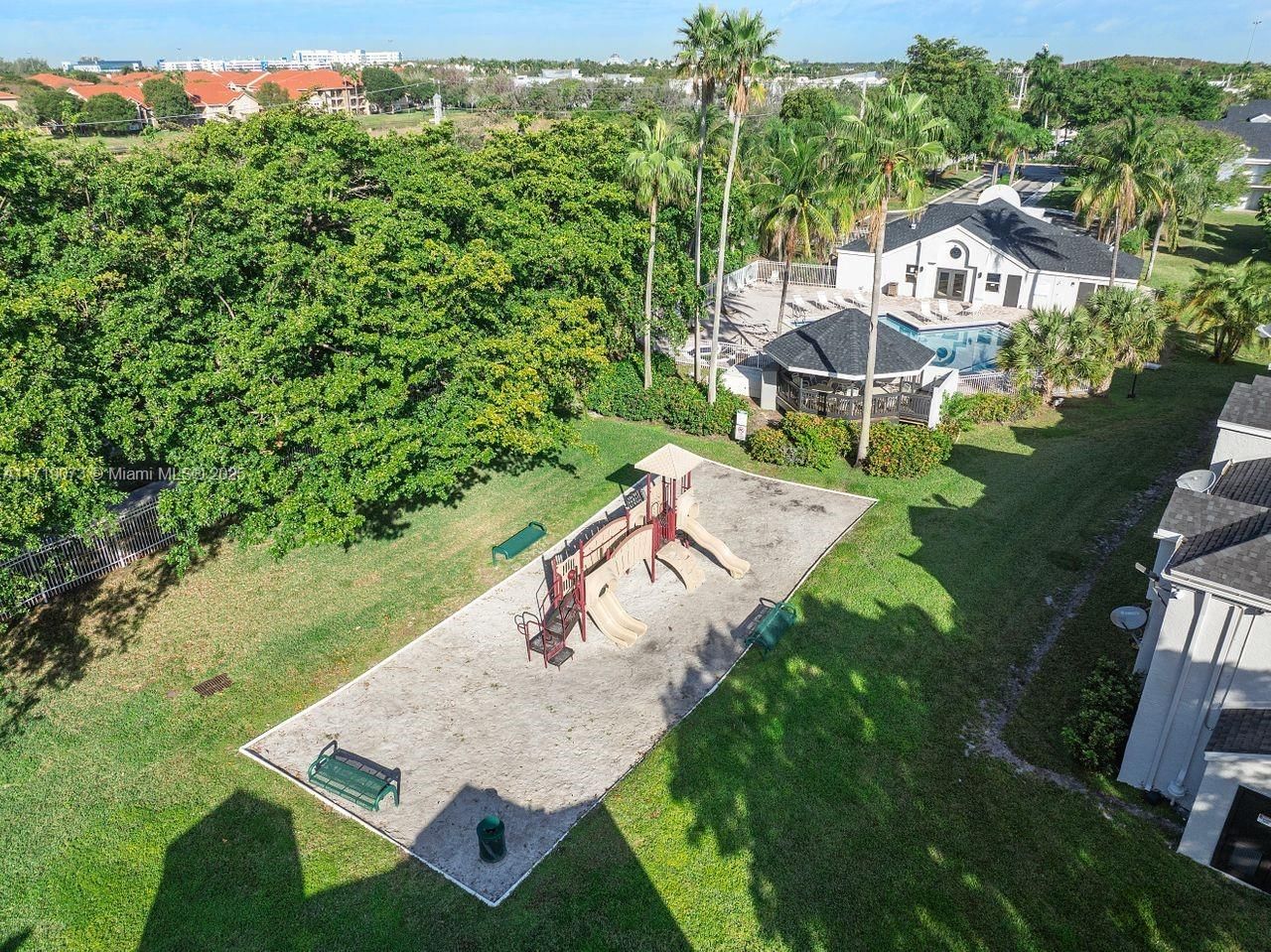 Real estate property located at 735 113th Way #735, Broward, Fairway Greens Condo Home, Pembroke Pines, FL