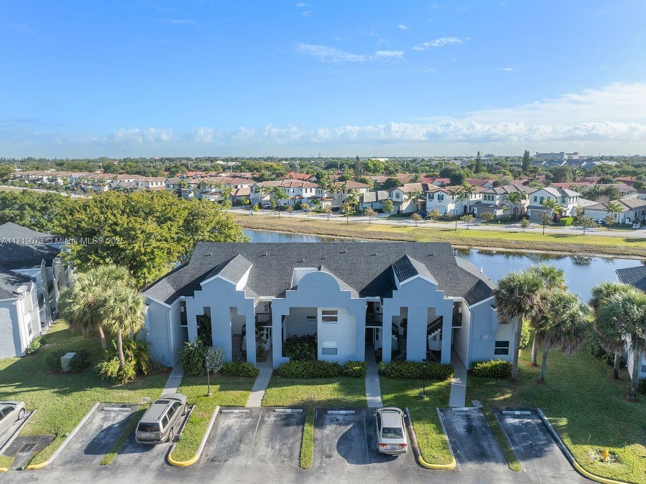 Real estate property located at 735 113th Way #735, Broward, Fairway Greens Condo Home, Pembroke Pines, FL