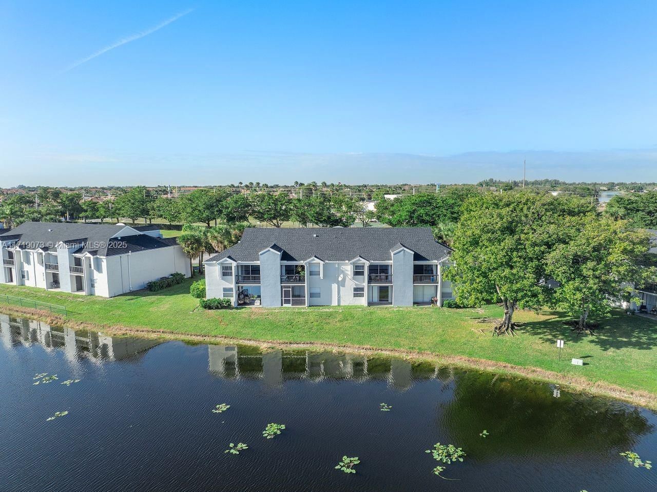 Real estate property located at 735 113th Way #735, Broward, Fairway Greens Condo Home, Pembroke Pines, FL