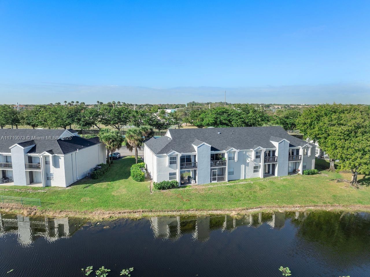 Real estate property located at 735 113th Way #735, Broward, Fairway Greens Condo Home, Pembroke Pines, FL