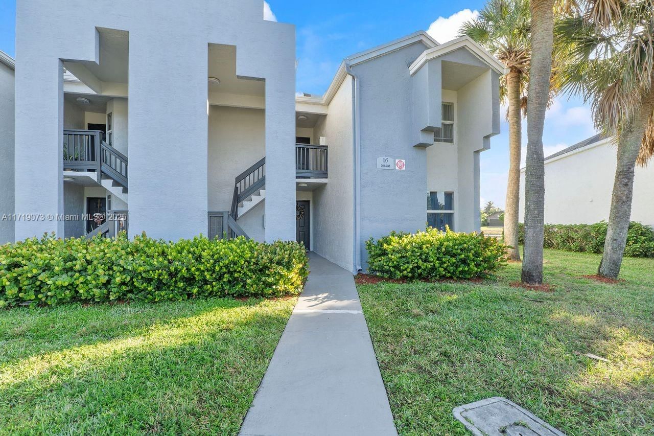 Real estate property located at 735 113th Way #735, Broward, Fairway Greens Condo Home, Pembroke Pines, FL