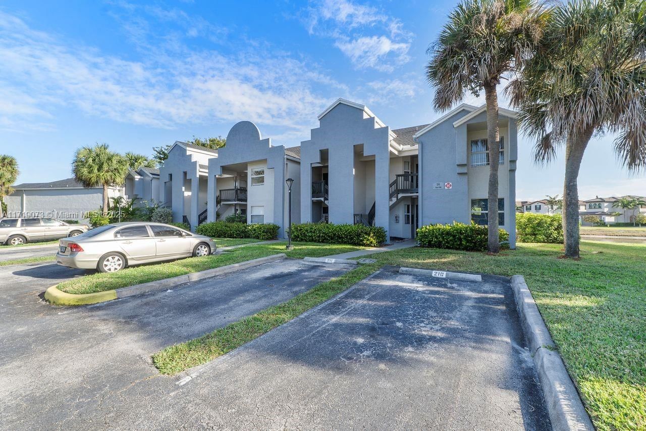 Real estate property located at 735 113th Way #735, Broward, Fairway Greens Condo Home, Pembroke Pines, FL