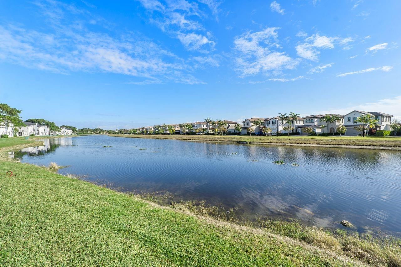 Real estate property located at 735 113th Way #735, Broward, Fairway Greens Condo Home, Pembroke Pines, FL