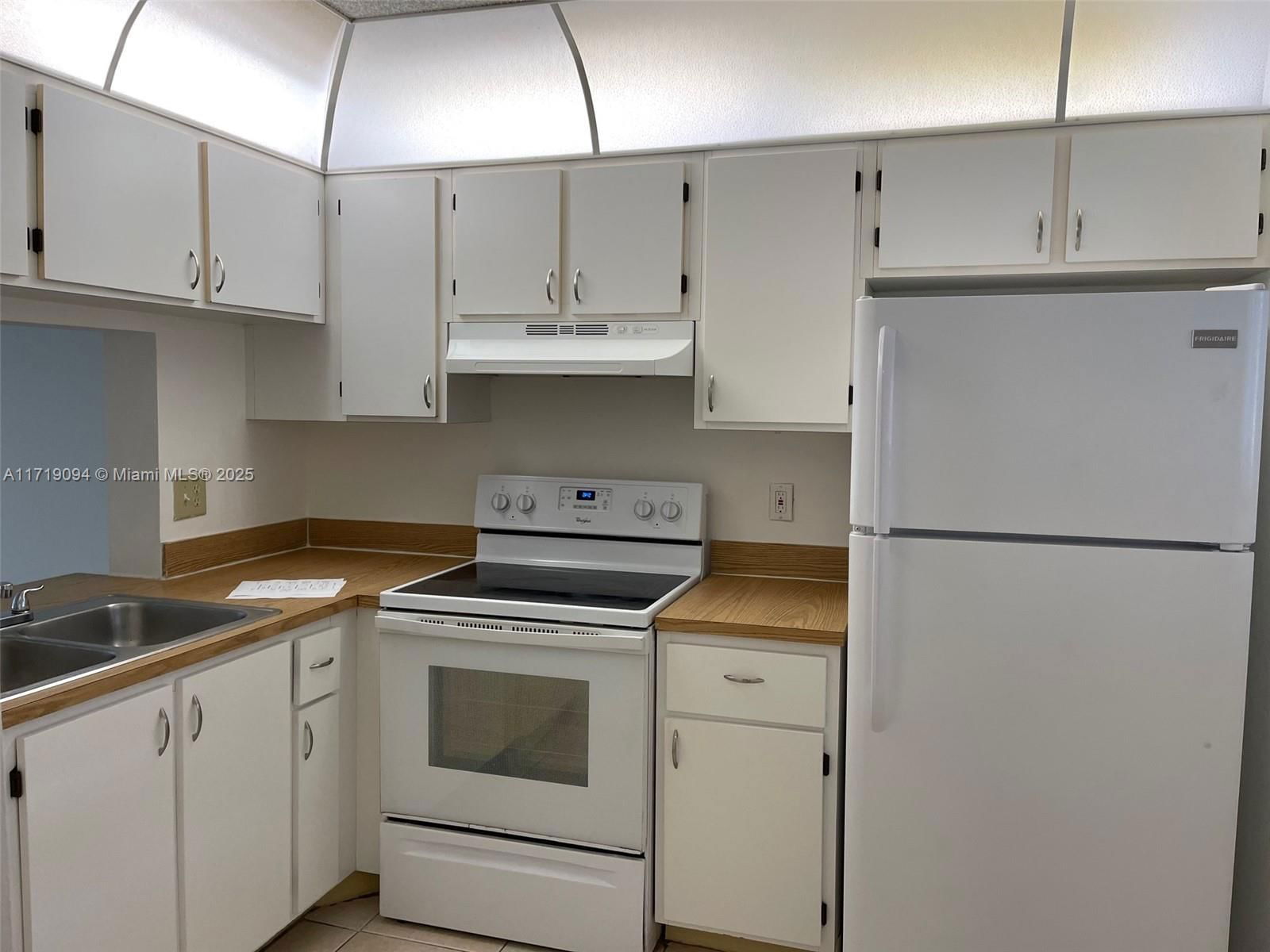Real estate property located at 1226 Military Trail #2224, Broward, Villas At Meadow Lakes Co, Deerfield Beach, FL