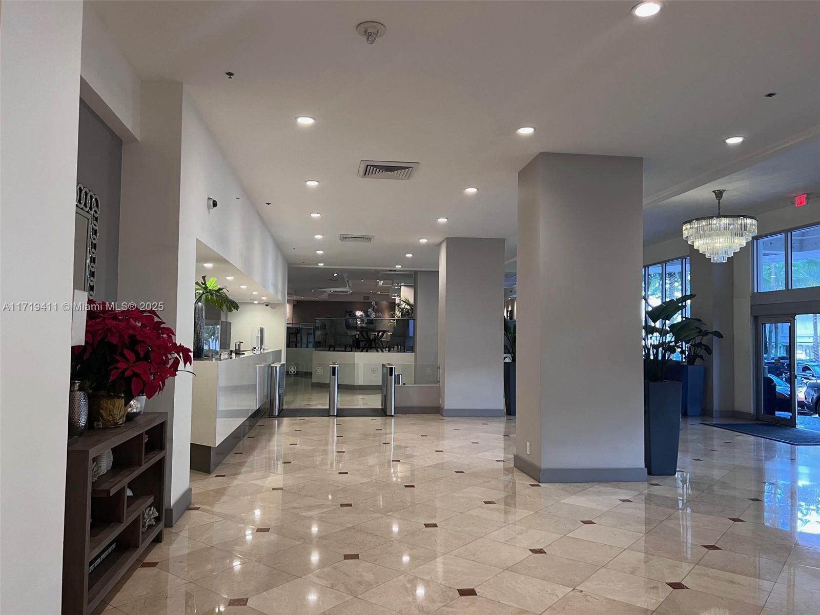 Real estate property located at 100 Lincoln Rd #1411, Miami-dade, The Decoplage Condo, Miami Beach, FL