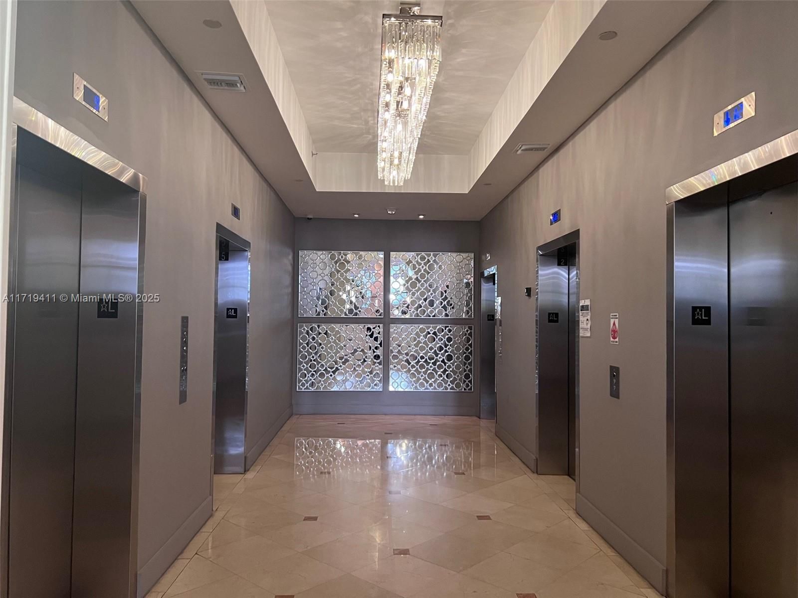 Real estate property located at 100 Lincoln Rd #1411, Miami-dade, The Decoplage Condo, Miami Beach, FL
