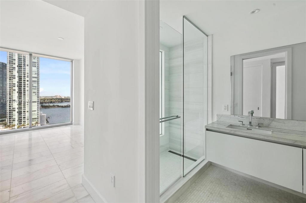 Real estate property located at 700 26th Terr #2006, Miami-dade, 700 Edgewater Condo, Miami, FL