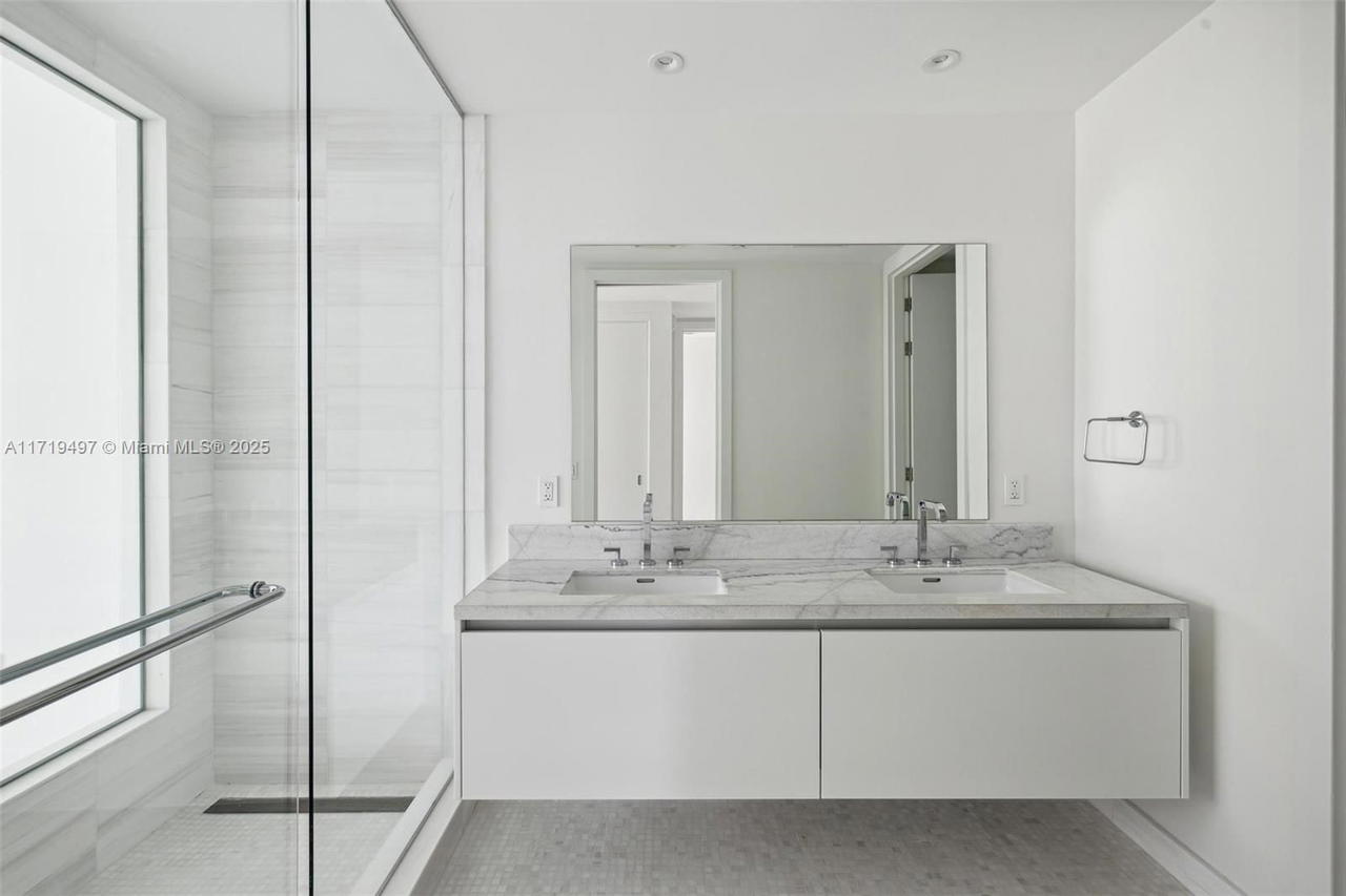Real estate property located at 700 26th Terr #2006, Miami-dade, 700 Edgewater Condo, Miami, FL