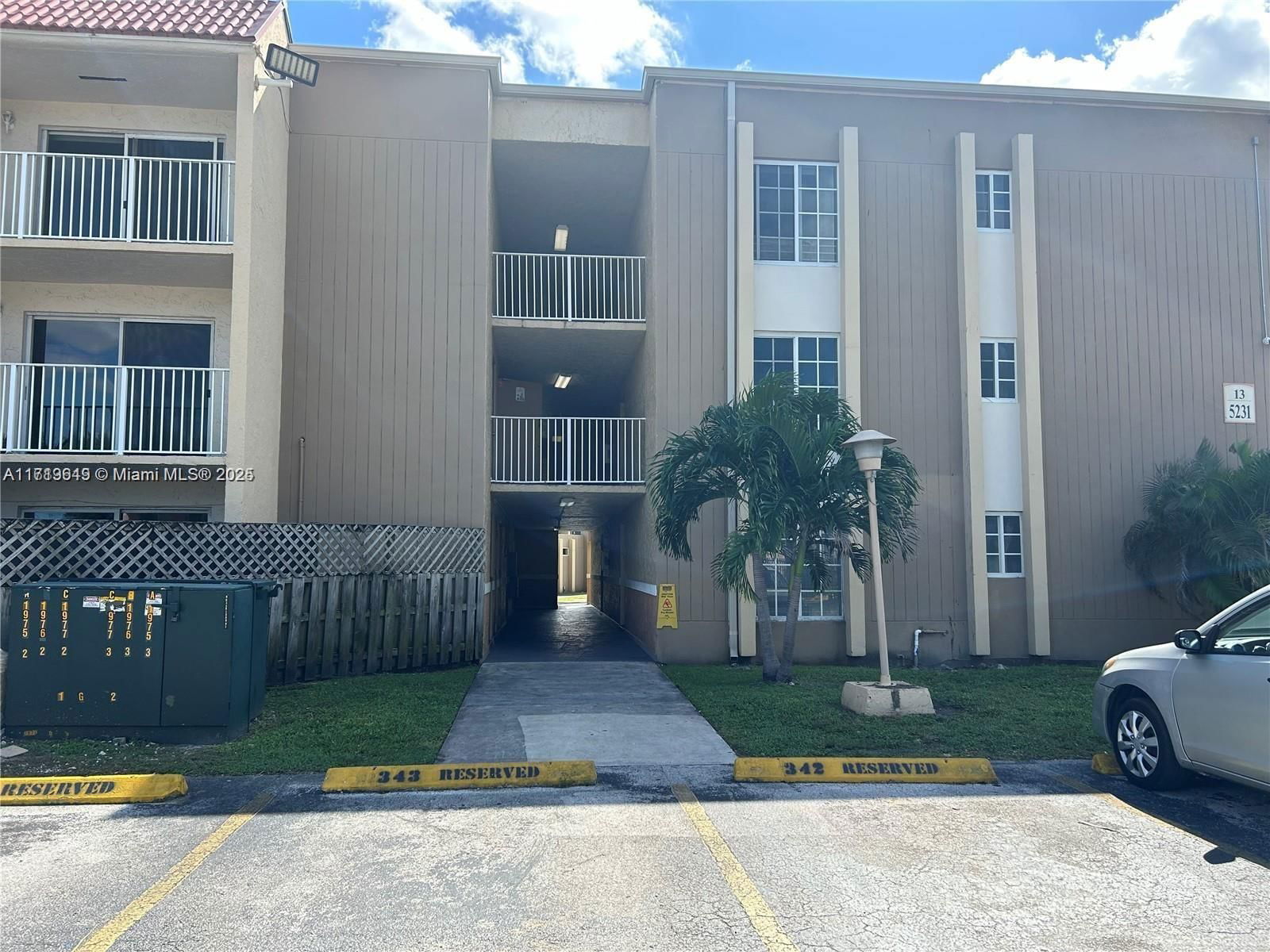 Real estate property located at 4920 79th Ave #108, Miami-Dade, DORAL GARDENS II CONDO, Doral, FL