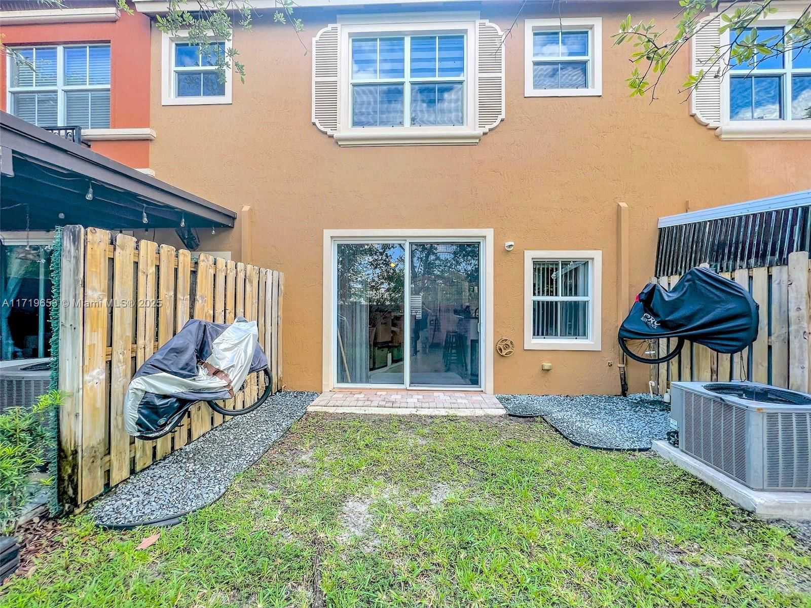 Real estate property located at 2624 122nd Ter #1404, Broward, Martinique No 1 Condo, Miramar, FL