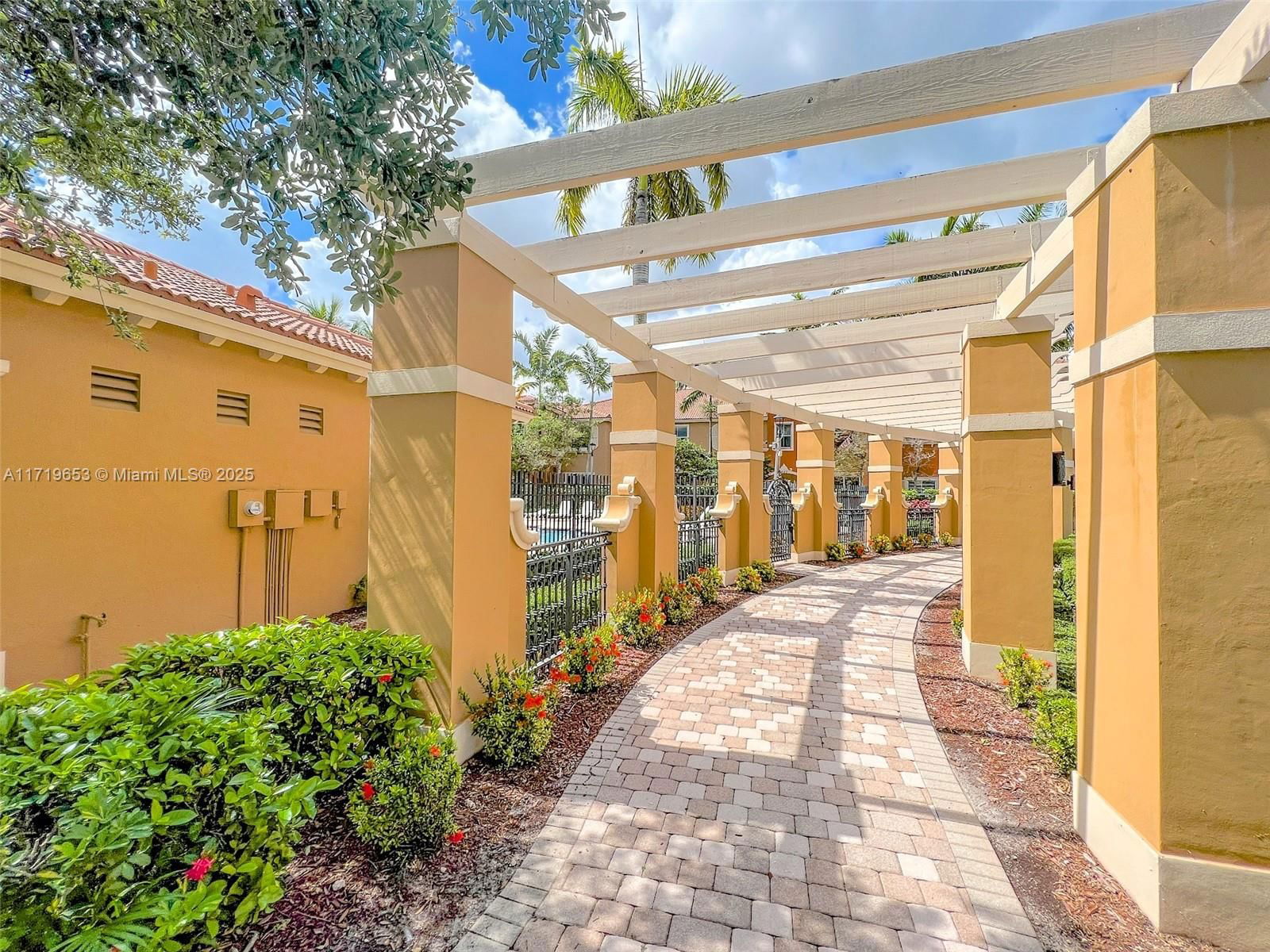 Real estate property located at 2624 122nd Ter #1404, Broward, Martinique No 1 Condo, Miramar, FL