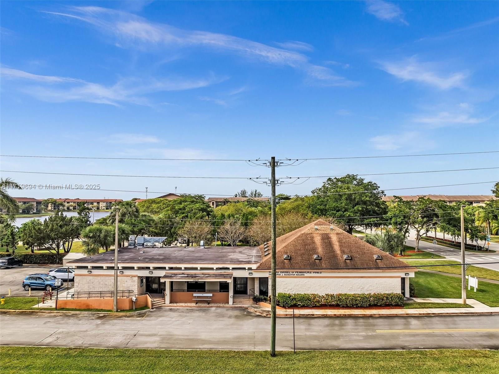 Real estate property located at 12950 13th St #205D, Broward, Hawthorne At Century Vill, Pembroke Pines, FL