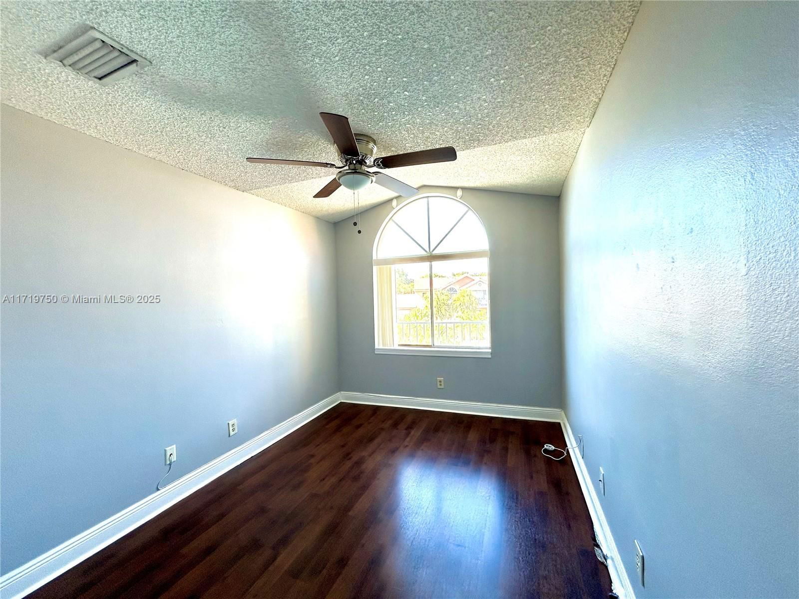 Real estate property located at 10630 157th Ct #304, Miami-dade, Royal Palm Place, Miami, FL
