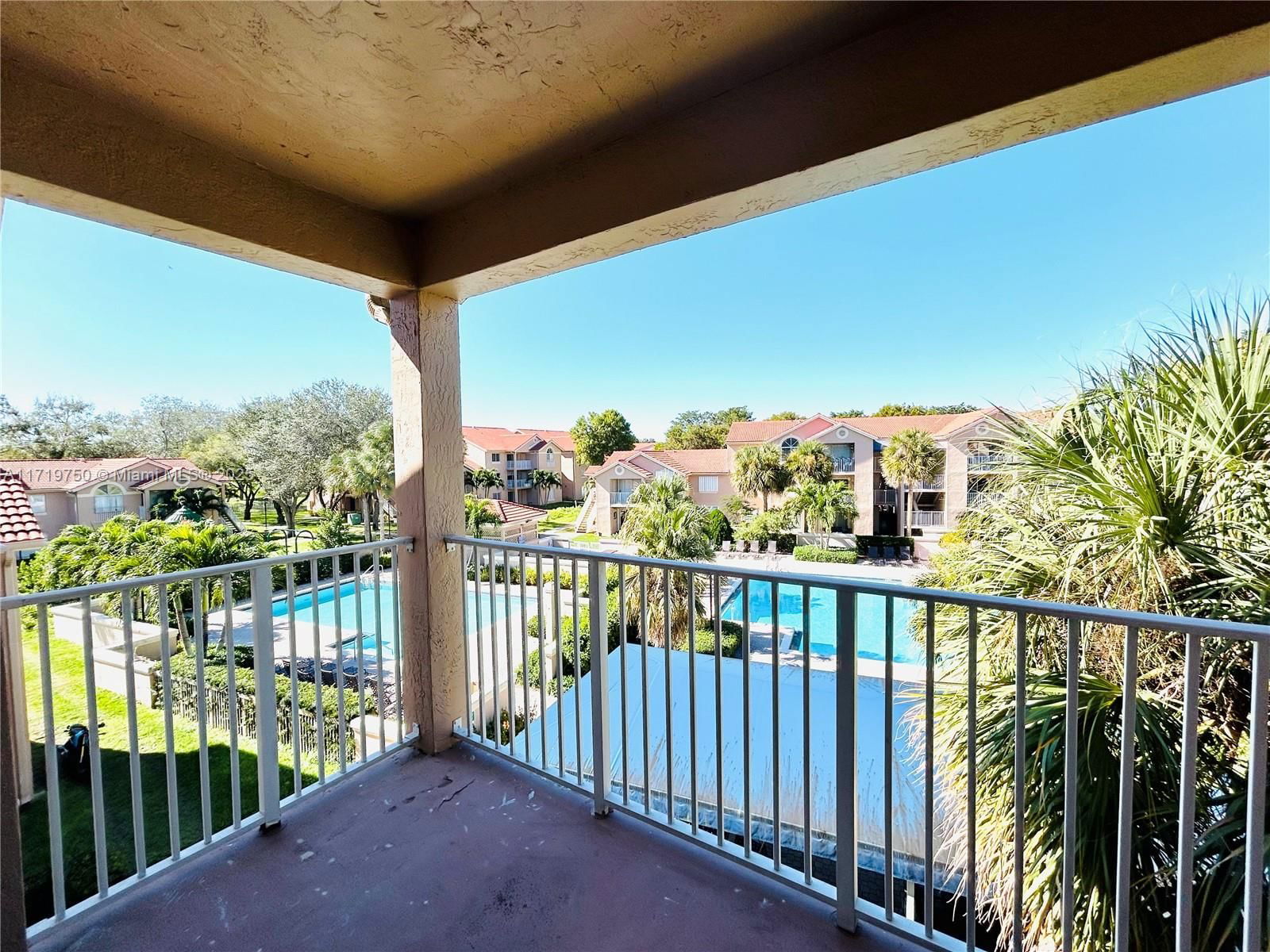 Real estate property located at 10630 157th Ct #304, Miami-dade, Royal Palm Place, Miami, FL