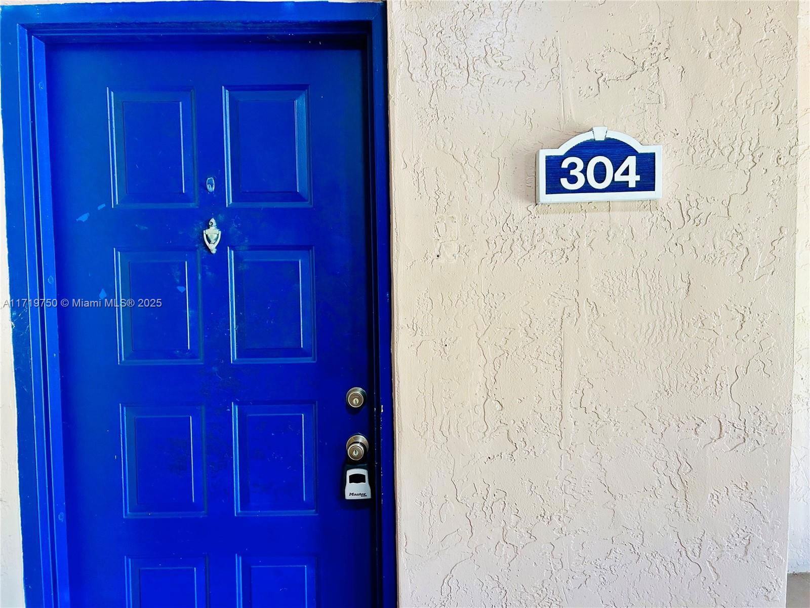 Real estate property located at 10630 157th Ct #304, Miami-dade, Royal Palm Place, Miami, FL