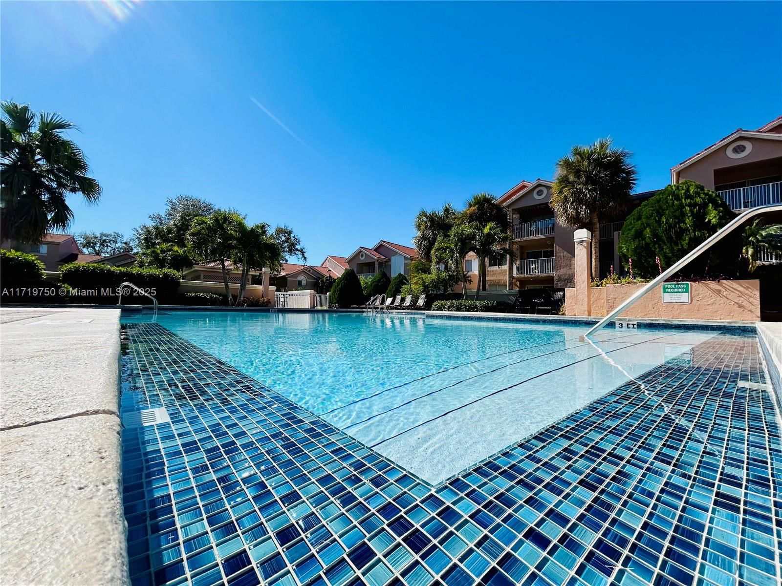 Real estate property located at 10630 157th Ct #304, Miami-dade, Royal Palm Place, Miami, FL