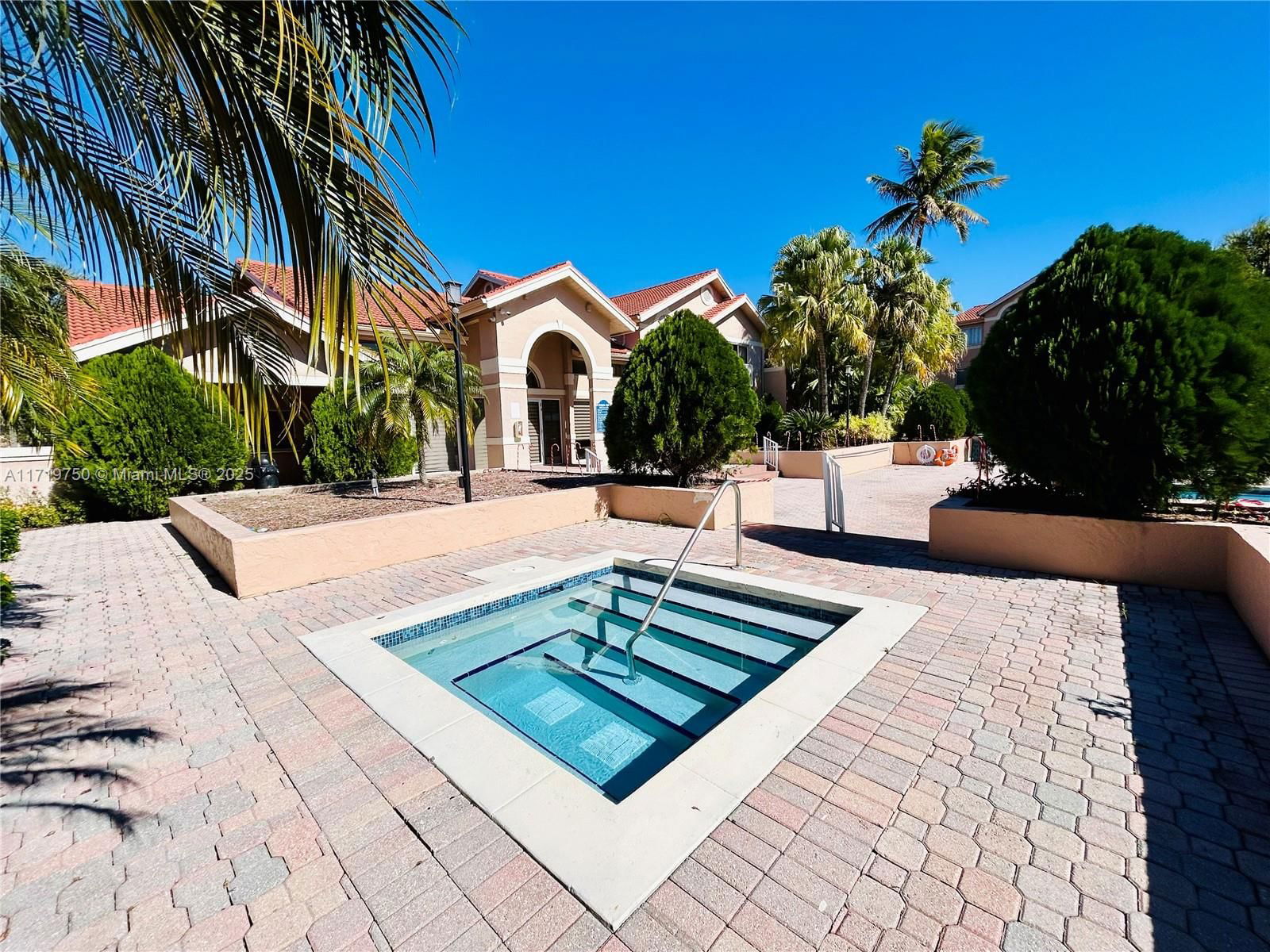 Real estate property located at 10630 157th Ct #304, Miami-dade, Royal Palm Place, Miami, FL