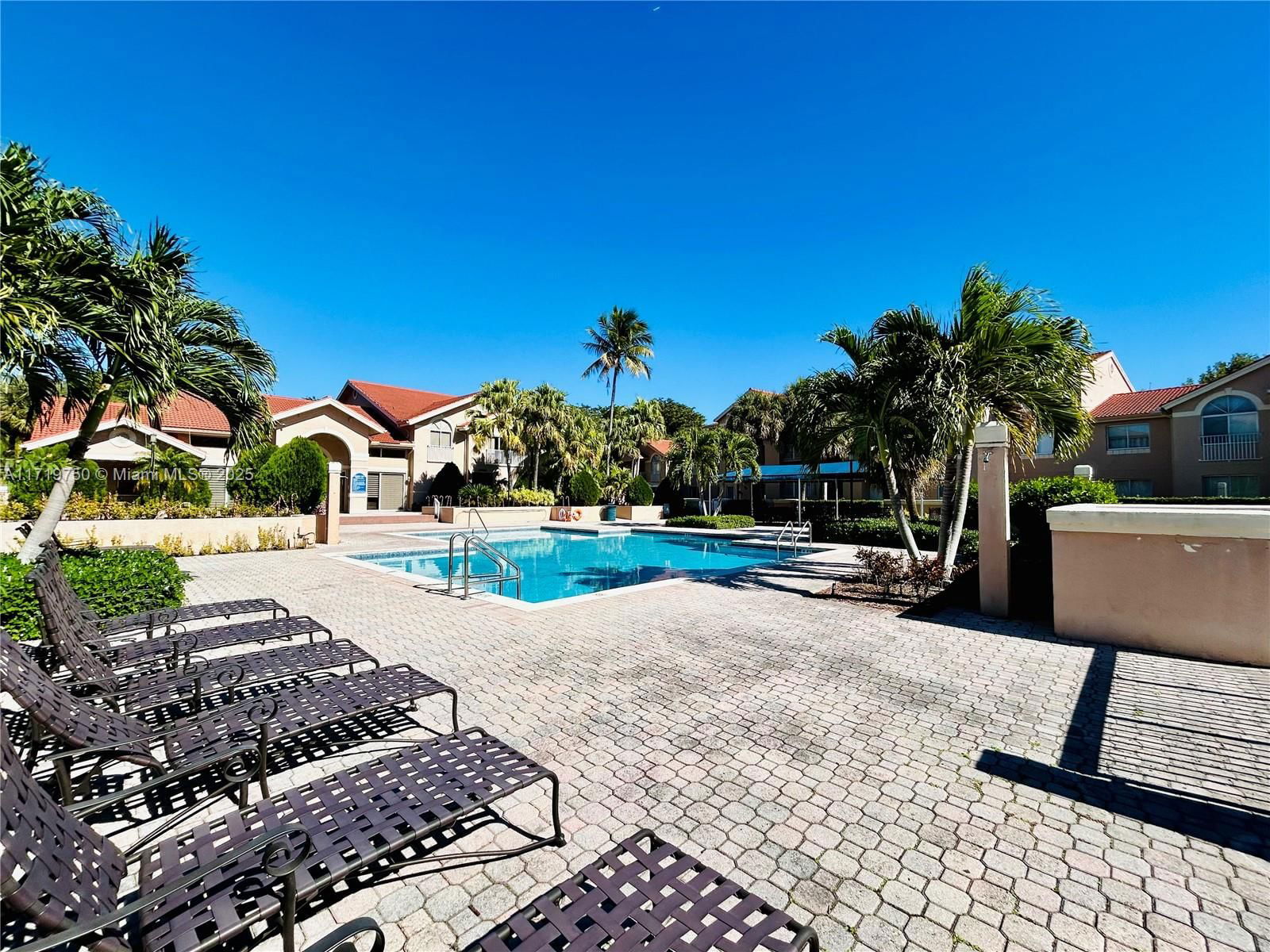 Real estate property located at 10630 157th Ct #304, Miami-dade, Royal Palm Place, Miami, FL
