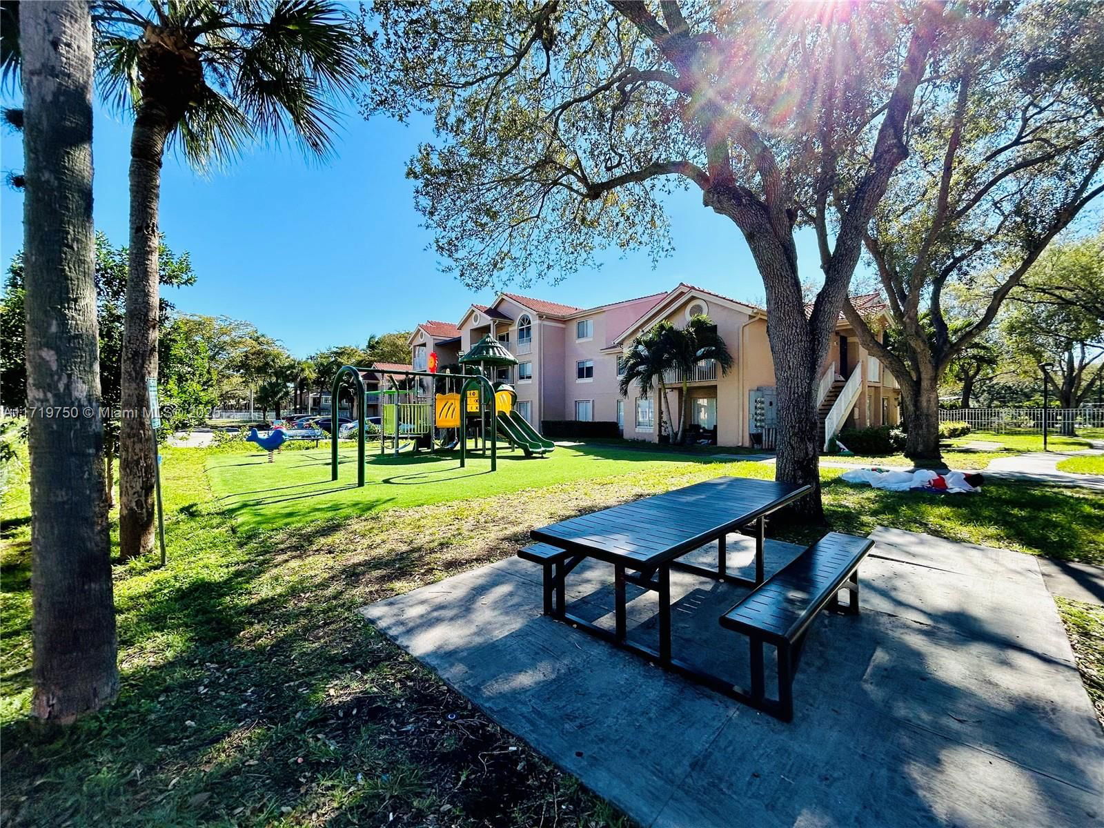 Real estate property located at 10630 157th Ct #304, Miami-dade, Royal Palm Place, Miami, FL
