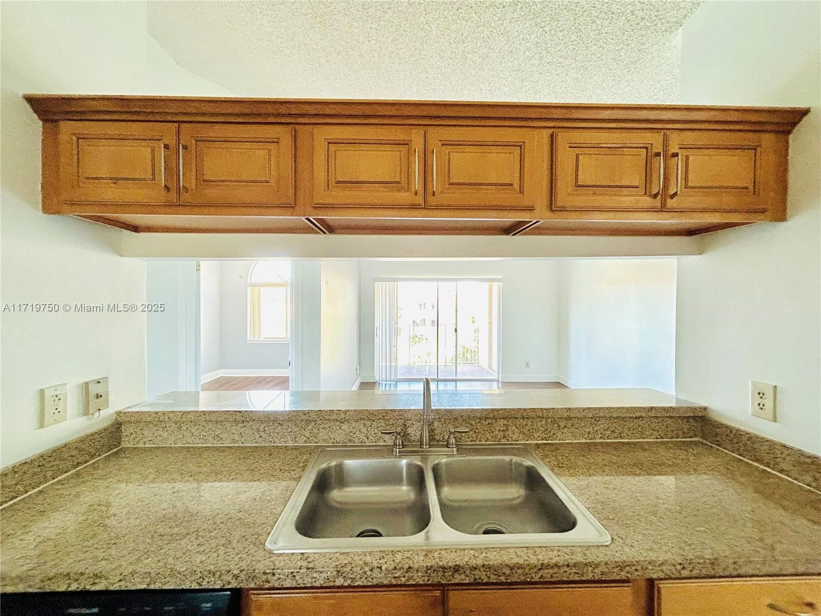 Real estate property located at 10630 157th Ct #304, Miami-dade, Royal Palm Place, Miami, FL