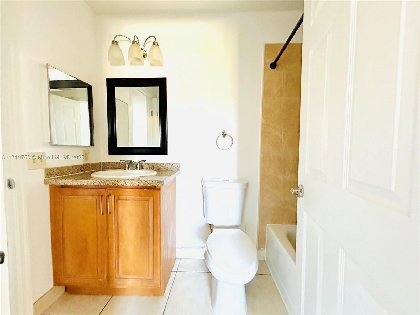 Real estate property located at 10630 157th Ct #304, Miami-dade, Royal Palm Place, Miami, FL
