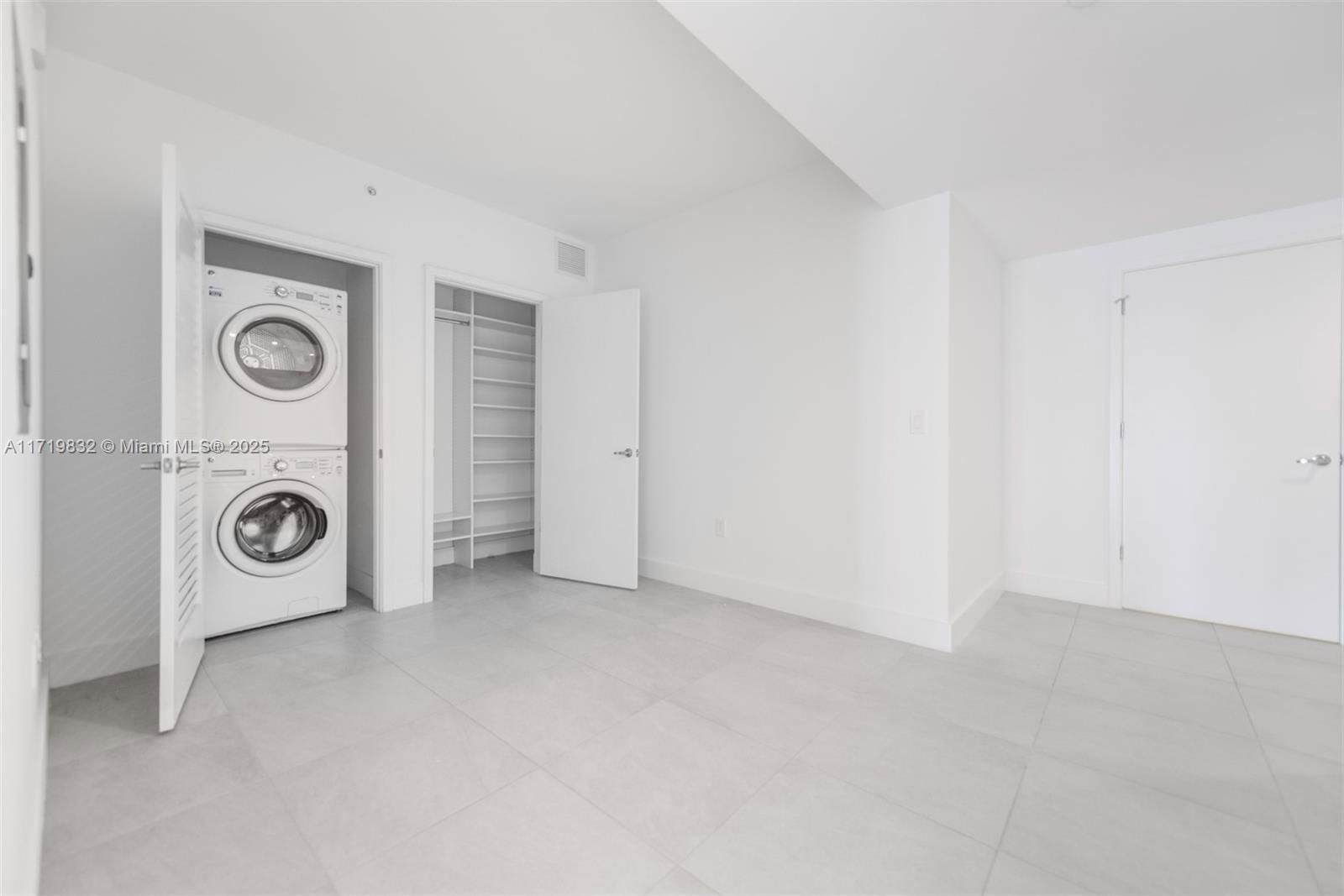 Real estate property located at 1010 Brickell Ave #2911, Miami-dade, 1010 Brickell Condo, Miami, FL