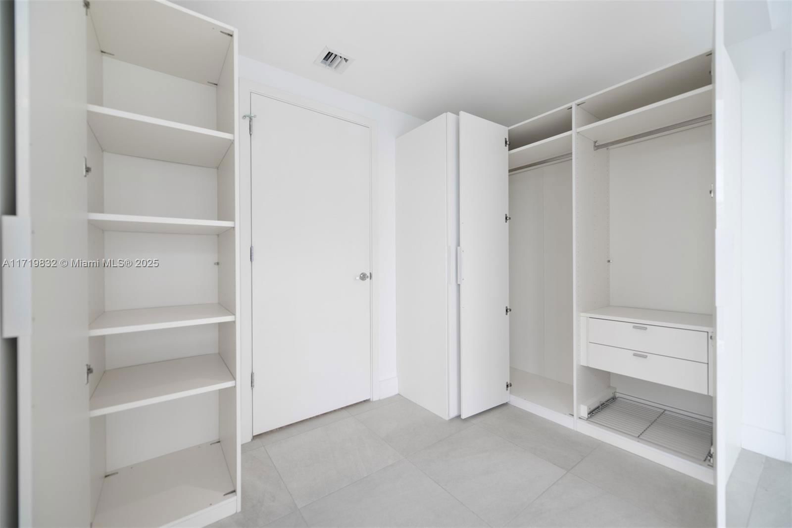 Real estate property located at 1010 Brickell Ave #2911, Miami-dade, 1010 Brickell Condo, Miami, FL