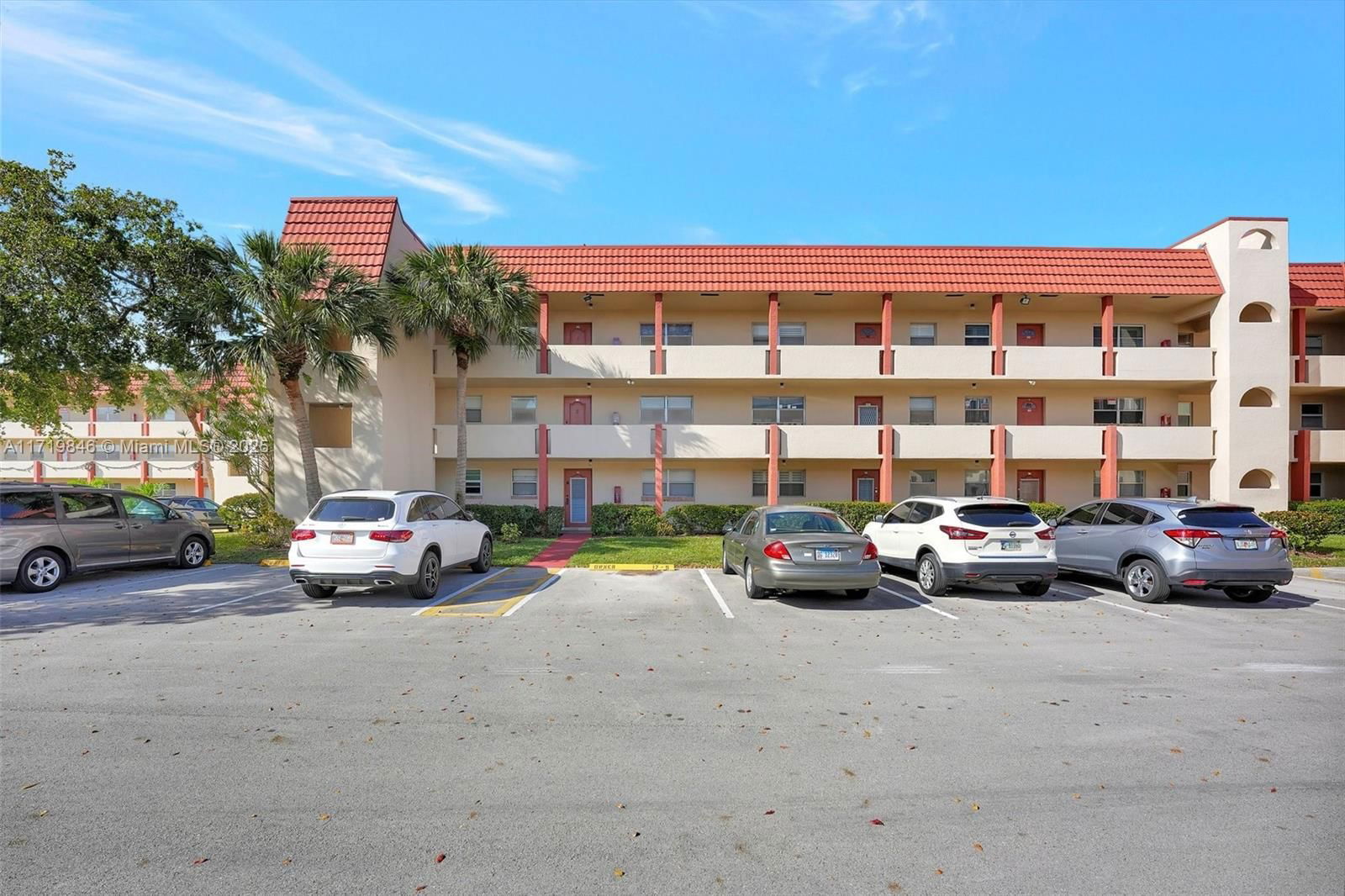 Real estate property located at 2931 Sunrise Lakes Dr #202, Broward, SUNRISE LAKES 17 CONDO, Sunrise, FL