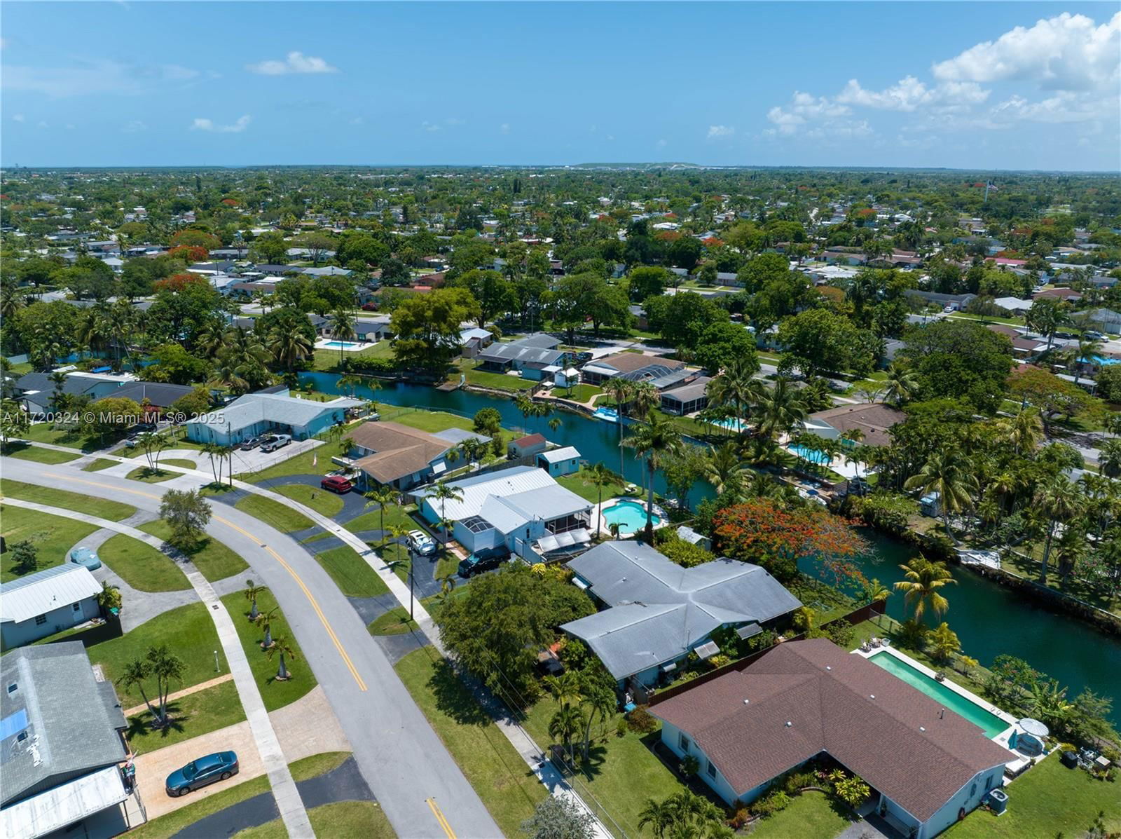 Real estate property located at 9920 194th St, Miami-dade, Bel Aire Sec 3, Cutler Bay, FL