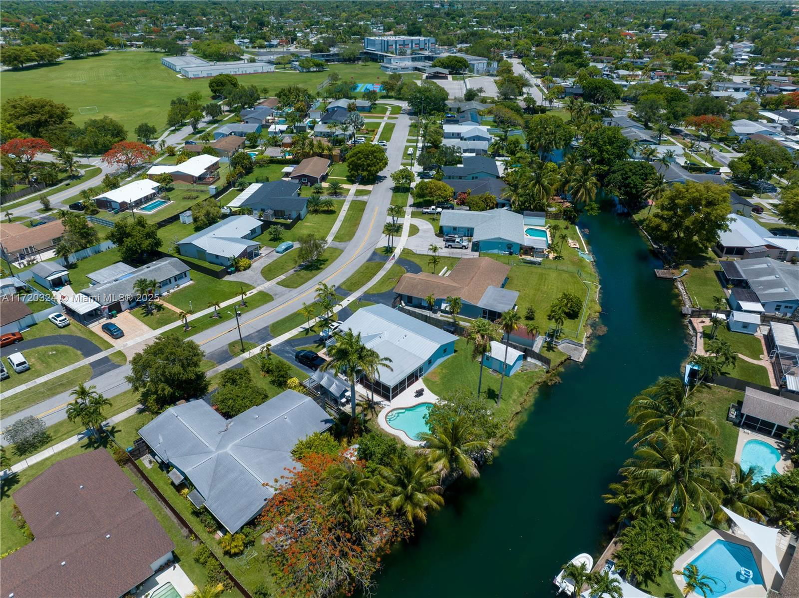 Real estate property located at 9920 194th St, Miami-dade, Bel Aire Sec 3, Cutler Bay, FL