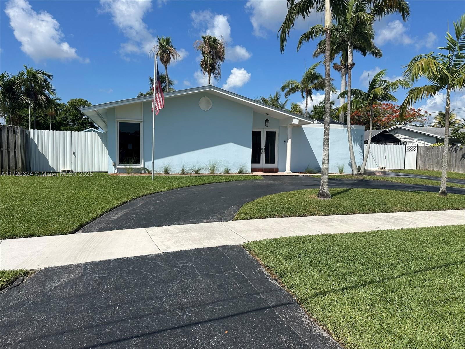 Real estate property located at 9920 194th St, Miami-dade, Bel Aire Sec 3, Cutler Bay, FL