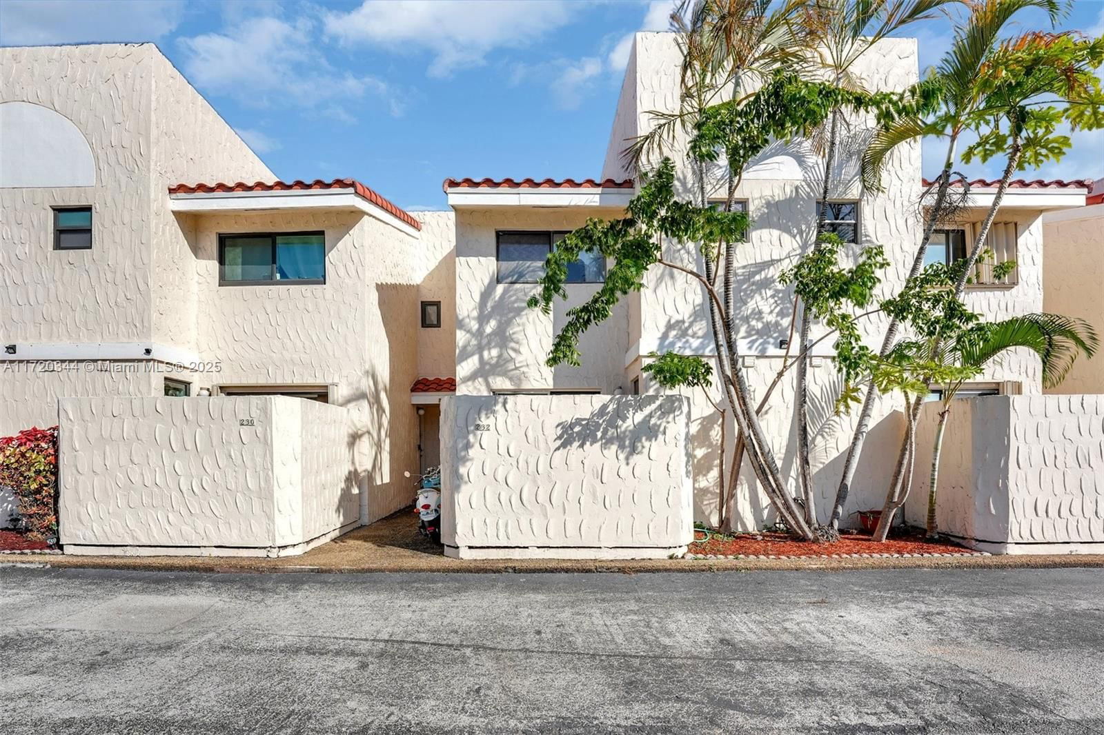 Real estate property located at 232 10th Ave #232, Broward, Ibiza Condo, Pompano Beach, FL