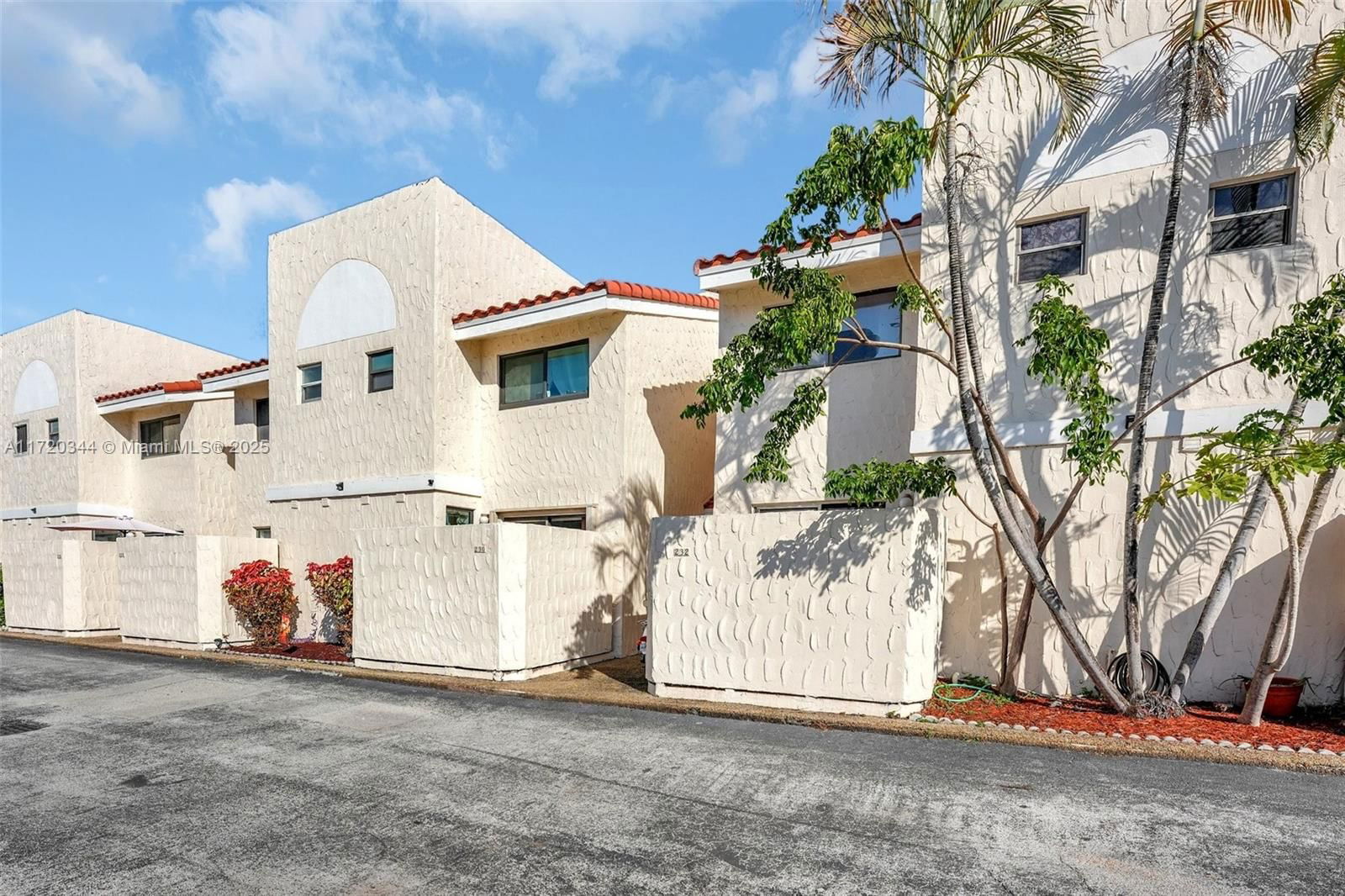 Real estate property located at 232 10th Ave #232, Broward, Ibiza Condo, Pompano Beach, FL