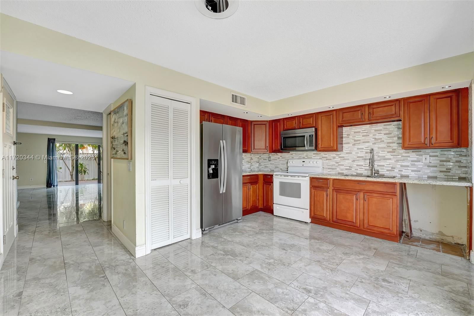 Real estate property located at 232 10th Ave #232, Broward, Ibiza Condo, Pompano Beach, FL
